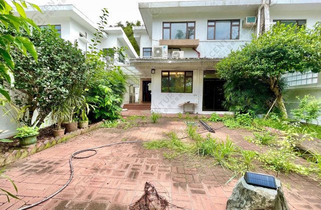 清水湾道近科大, 豪华雅緻洋房